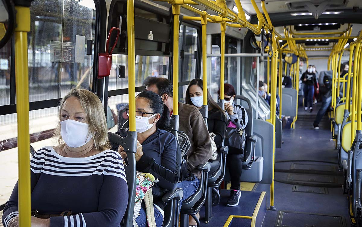 Dores, medo, angústia. Trabalhadores contam seus sintomas antes, durante e depois da covid
